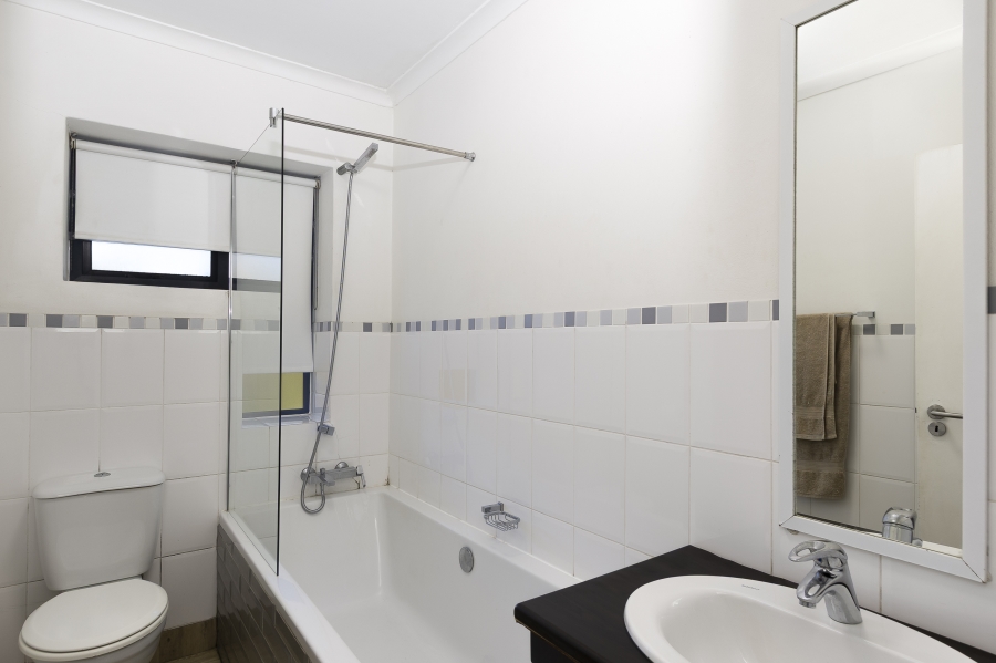 3 Bedroom Property for Sale in Somerset West Mall Triangle Western Cape